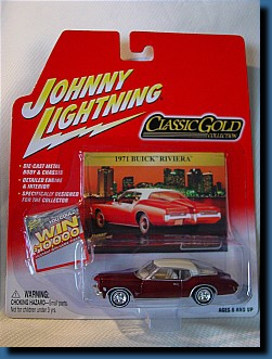 Johnny Lightning 1971 (Classic Gold) Buick Riviera 1:64