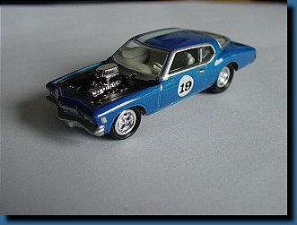 Johnny Lightning 1972 (Spoilers) Buick Riviera 1:64