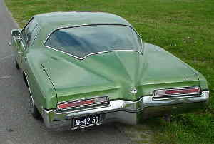 1972 model year - the boattail is still there, the louvers are gone, so are the lines in the taillights.